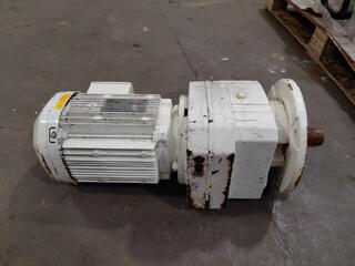 SEW-EURODRIVE RF77 DRE100M4 Gearmotor