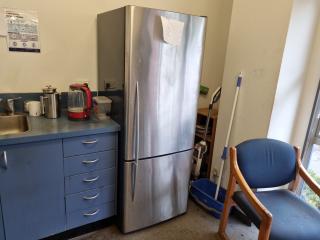 Fisher & Paykel 403L Refrigerator Freezer