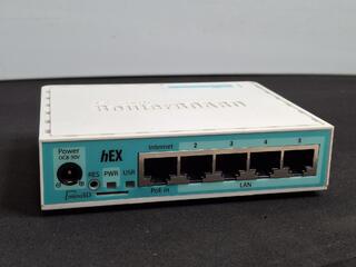 MikroTik hEX RB750Gr3 Router