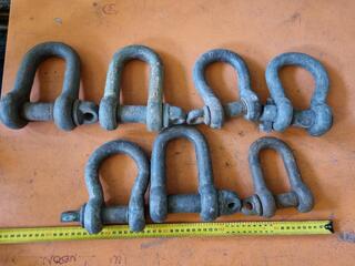 7x Assorted Bow & D-Shackles