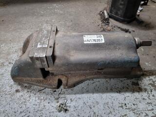 Large Mill Vice, Faulty