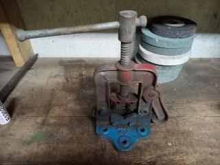 Bench Mounted Pipe Vice