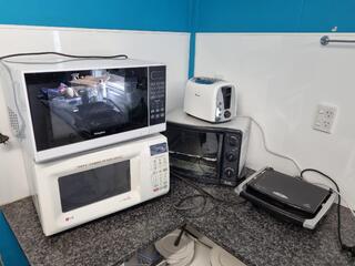 Assorted Kitchen Small Appliances