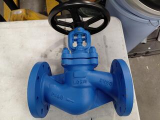 DN80 PN40 Flanged Globe Valve Handwheel Operated