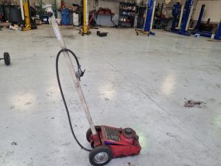 Powerbuilt 2.2 Ton Hydra Pneumatic Automotive Jack, Faulty