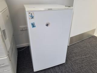 Simpson Impression Series 140L Refrigerator