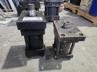 2 x Hydraulic Cylinders 