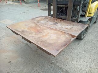 2 x Plate Steel Pallets