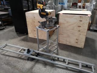 DeWalt 305mm Sliding Compound Mitre Saw