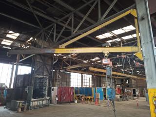 Hitachi 500kg Electric Jib Crane
