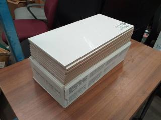 21 x White Ceramic Tiles (1.68m²)